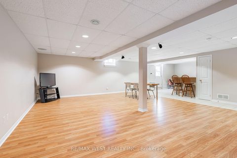 Photo 2 at 382 Melville Avenue, Maple, Vaughan