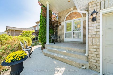 Photo 9 at 382 Melville Avenue, Maple, Vaughan
