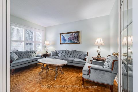 Photo 11 at 382 Melville Avenue, Maple, Vaughan