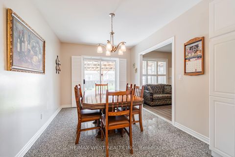 Photo 13 at 382 Melville Avenue, Maple, Vaughan