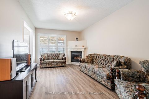 Photo 15 at 382 Melville Avenue, Maple, Vaughan