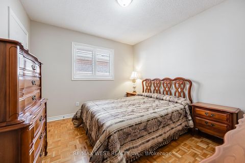 Photo 17 at 382 Melville Avenue, Maple, Vaughan