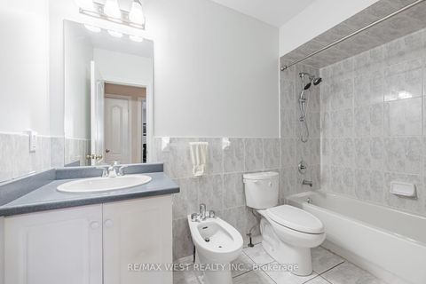 Photo 18 at 382 Melville Avenue, Maple, Vaughan