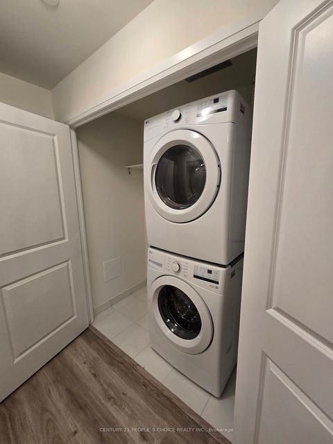 Photo 6 at 2025 - 3270 Sheppard Avenue E, Sullivan, Toronto