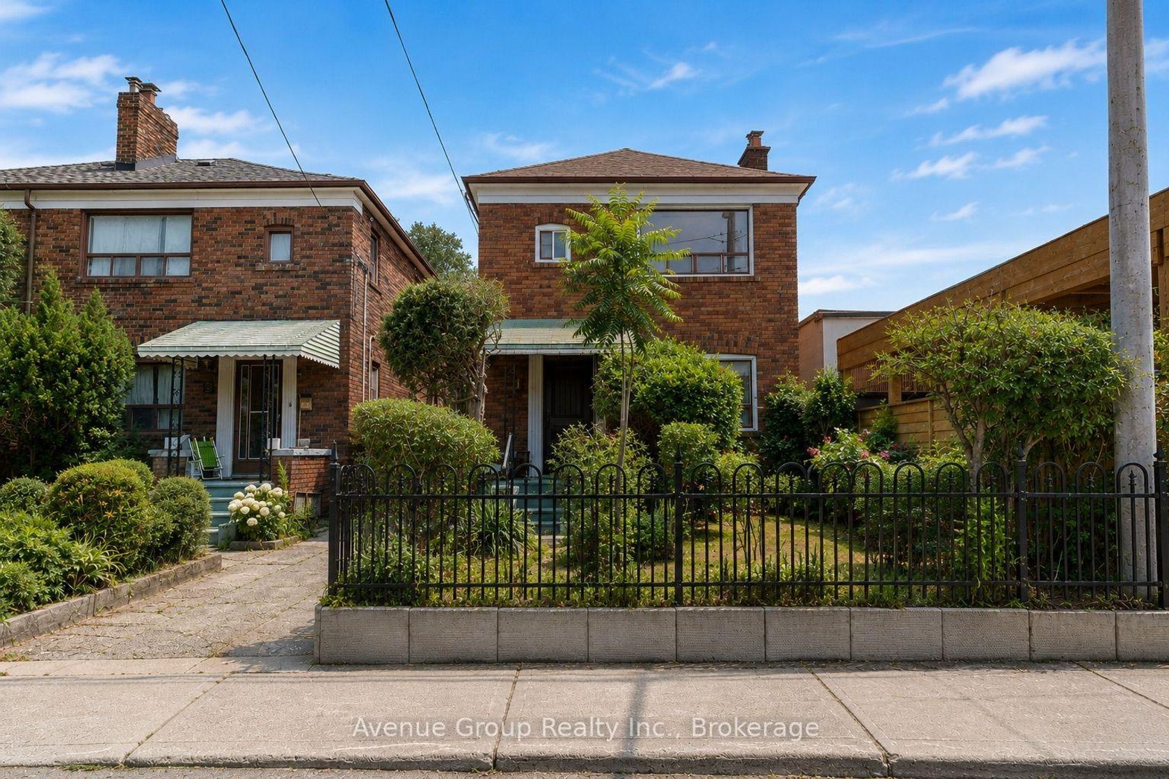 1 Warland Avenue, East York, Toronto photo number 2