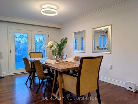 Photo 7 at 32 Ashmount Crescent, Richview, Toronto