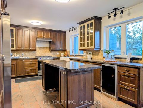 Photo 8 at 32 Ashmount Crescent, Richview, Toronto