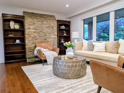 Photo 9 at 32 Ashmount Crescent, Richview, Toronto