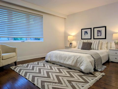 Photo 14 at 32 Ashmount Crescent, Richview, Toronto