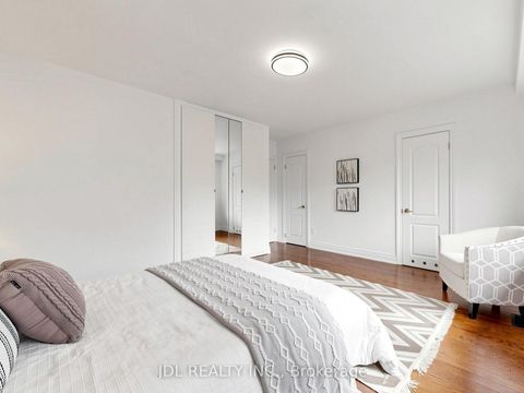 Photo 21 at 32 Ashmount Crescent, Richview, Toronto