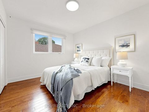 Photo 23 at 32 Ashmount Crescent, Richview, Toronto