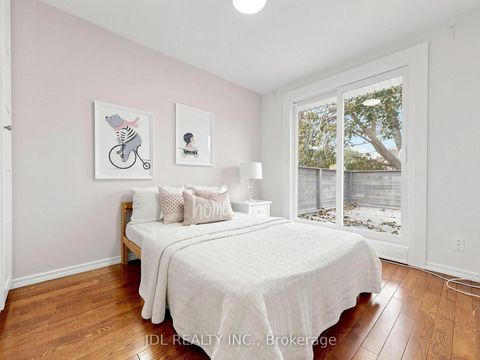 Photo 26 at 32 Ashmount Crescent, Richview, Toronto