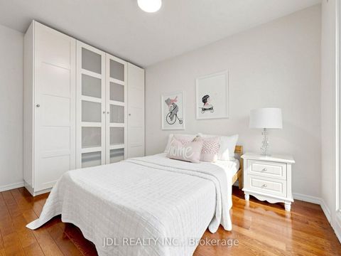 Photo 27 at 32 Ashmount Crescent, Richview, Toronto