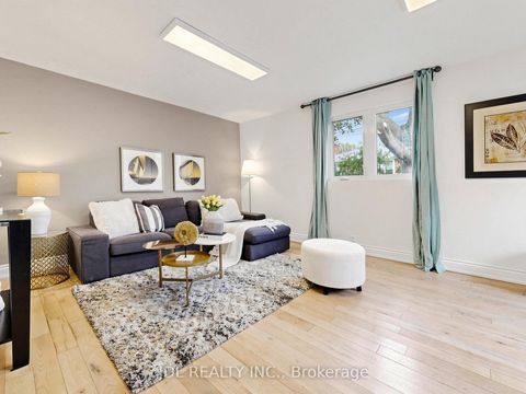 Photo 32 at 32 Ashmount Crescent, Richview, Toronto