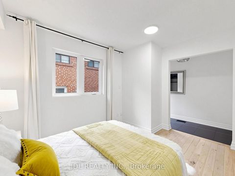 Photo 36 at 32 Ashmount Crescent, Richview, Toronto