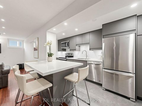 Photo 40 at 32 Ashmount Crescent, Richview, Toronto