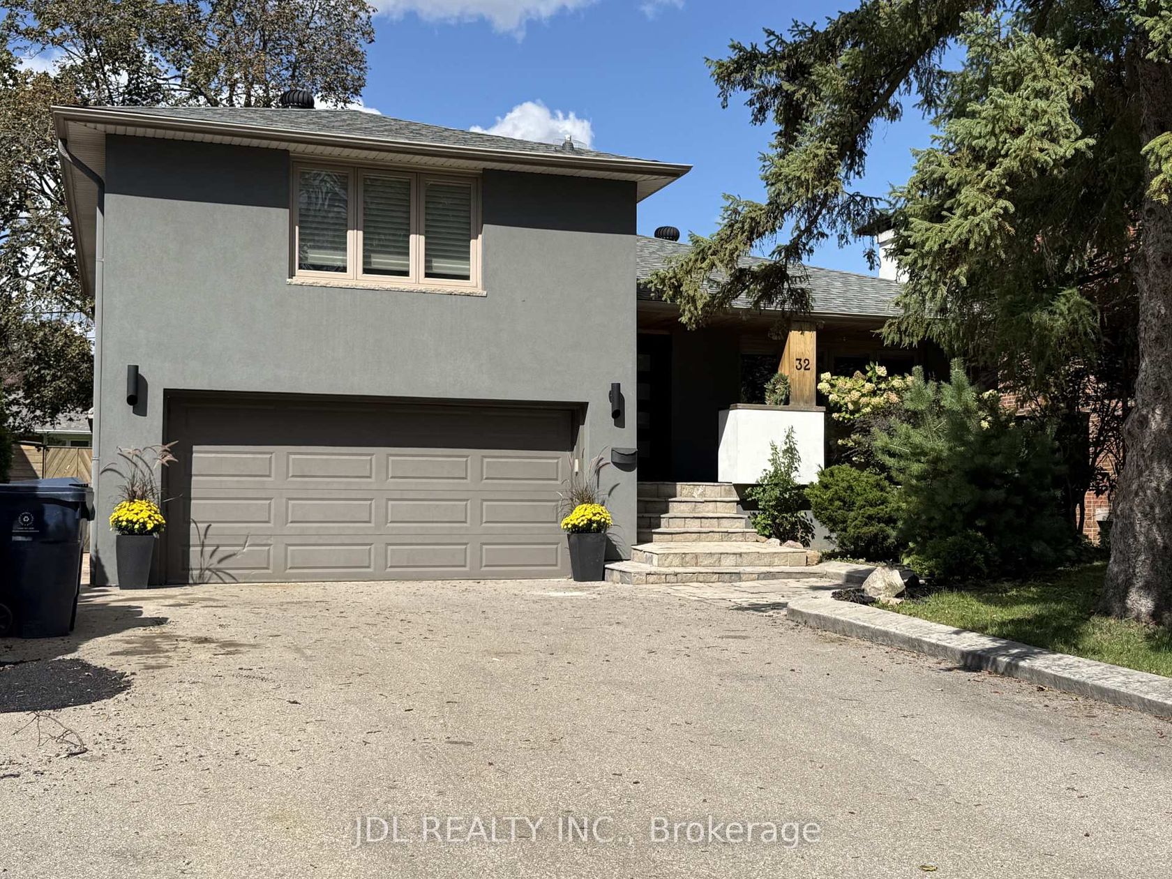 32 Ashmount Crescent, Richview, Toronto photo 6