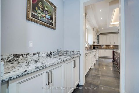 Photo 9 at 153 Lawrence Avenue, Harding, Richmond Hill