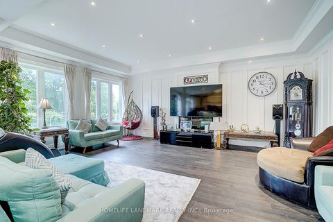 Photo 10 at 153 Lawrence Avenue, Harding, Richmond Hill