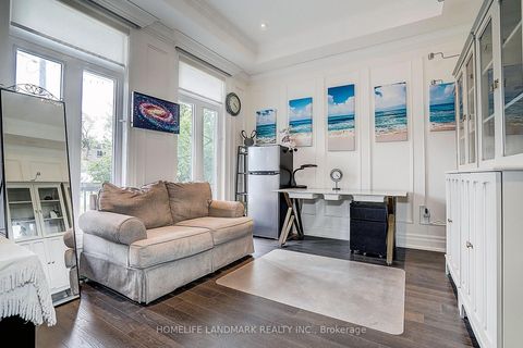 Photo 11 at 153 Lawrence Avenue, Harding, Richmond Hill