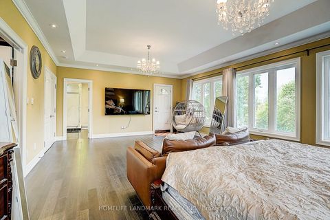 Photo 18 at 153 Lawrence Avenue, Harding, Richmond Hill