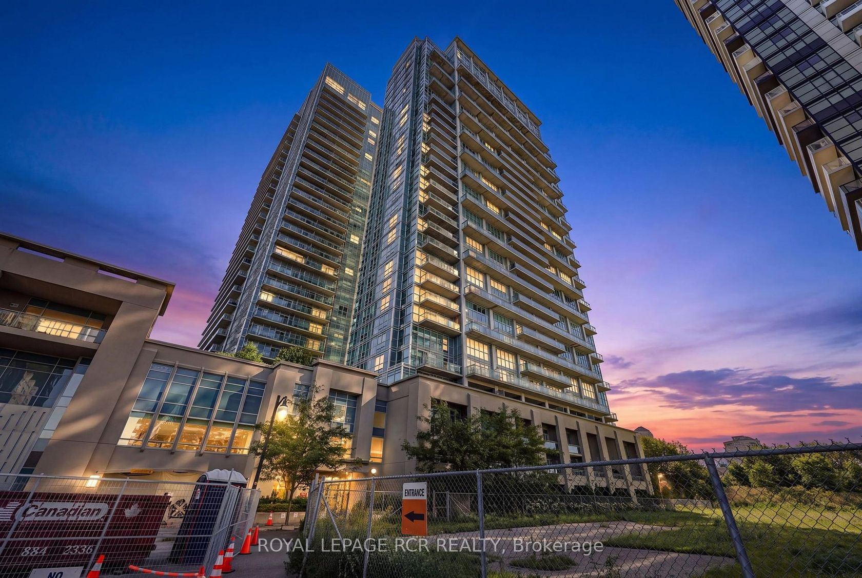 1022 - 165 Legion Road N, Mimico, Toronto photo number 2