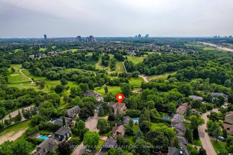 Photo 2 at 14 Meadow Heights Court, Uplands, Vaughan