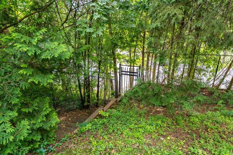 Photo 12 at 14 Meadow Heights Court, Uplands, Vaughan