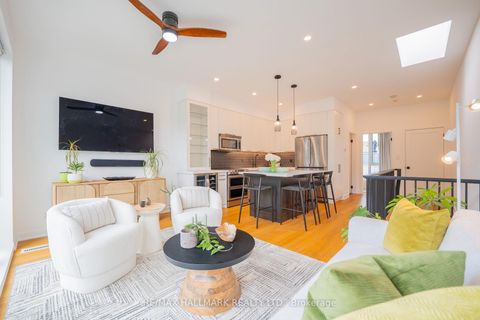 Photo 3 at 3 - 34 Boston Avenue, South Riverdale, Toronto