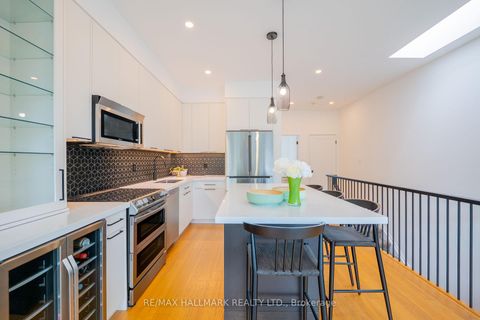 Photo 11 at 3 - 34 Boston Avenue, South Riverdale, Toronto