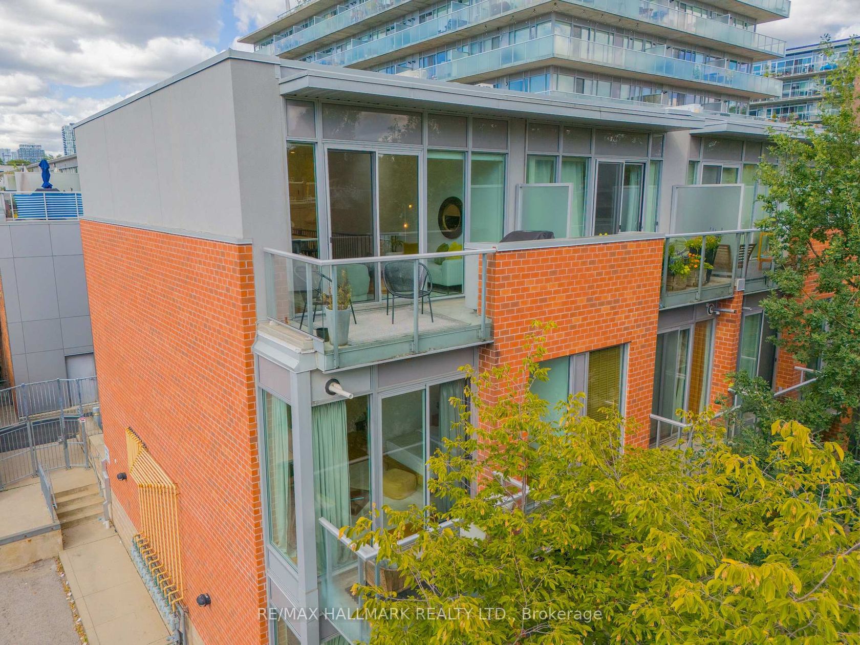 3 - 34 Boston Avenue, South Riverdale, Toronto photo number 2