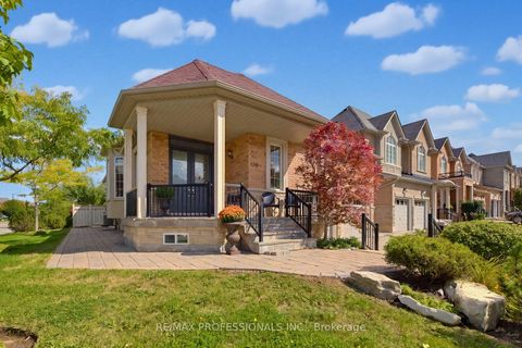 Photo 1 at 120 Isernia Crescent, Vellore Village, Vaughan