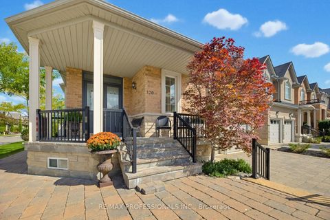Photo 3 at 120 Isernia Crescent, Vellore Village, Vaughan