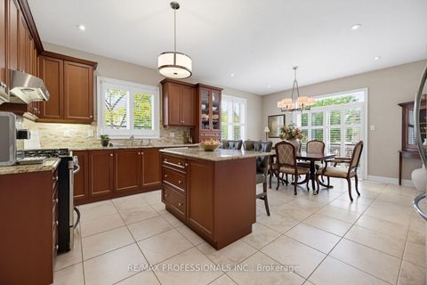 Photo 23 at 120 Isernia Crescent, Vellore Village, Vaughan