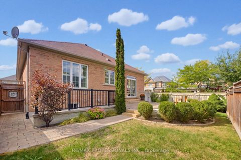 Photo 39 at 120 Isernia Crescent, Vellore Village, Vaughan