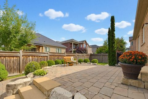 Photo 42 at 120 Isernia Crescent, Vellore Village, Vaughan