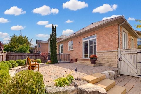 Photo 43 at 120 Isernia Crescent, Vellore Village, Vaughan