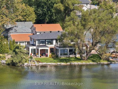 Photo 1 at 3 Willowbank Avenue, Oak Ridges Lake Wilcox, Richmond Hill