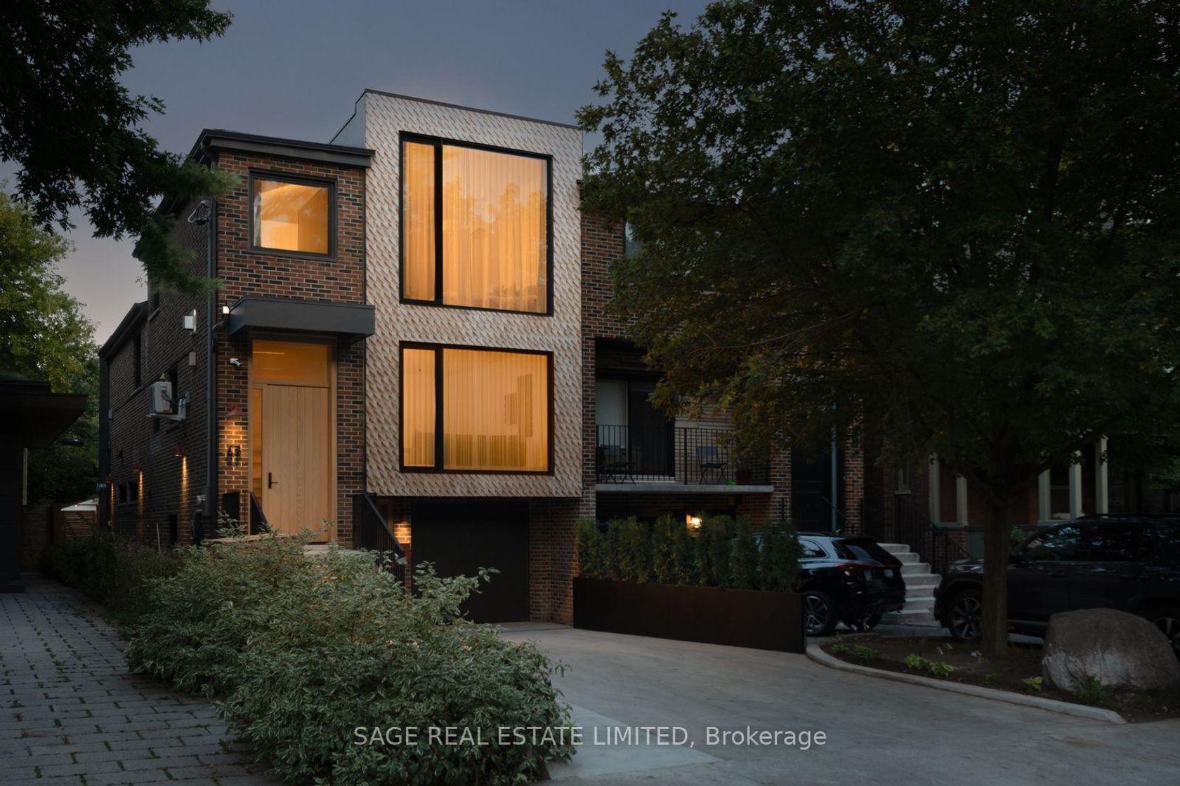 47 Delaware Avenue, Little Italy, Toronto photo number 2