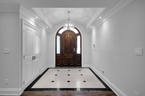 Photo 3 at 21 Neiltree Court, Markland Wood, Toronto