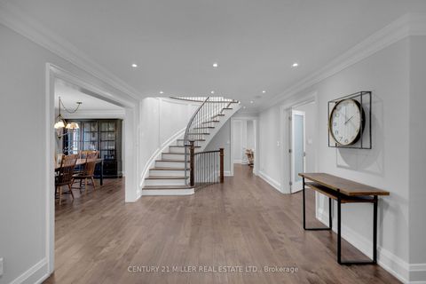 Photo 4 at 21 Neiltree Court, Markland Wood, Toronto