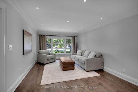 Photo 6 at 21 Neiltree Court, Markland Wood, Toronto