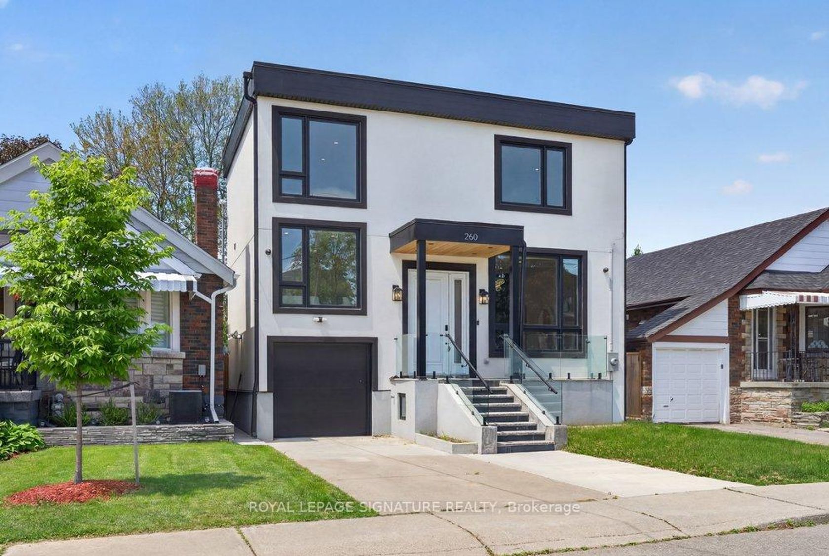 260 Dewhurst Boulevard N, East York, Toronto photo number 2