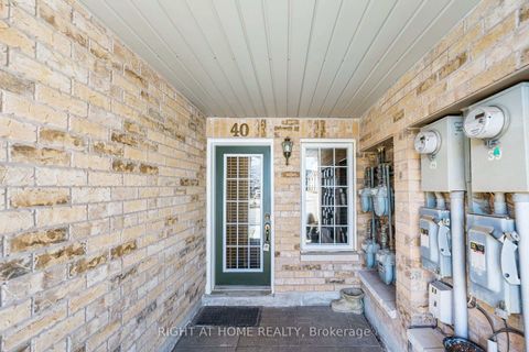 Photo 3 at 40 - 200 Mclevin Avenue, Malvern, Toronto