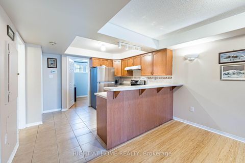 Photo 9 at 40 - 200 Mclevin Avenue, Malvern, Toronto