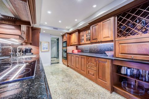 Photo 12 at 704 - 260 Heath Street W, Forest Hill South, Toronto