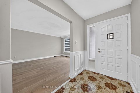 Photo 6 at 124 Honeywood Road, Jane Heights, Toronto
