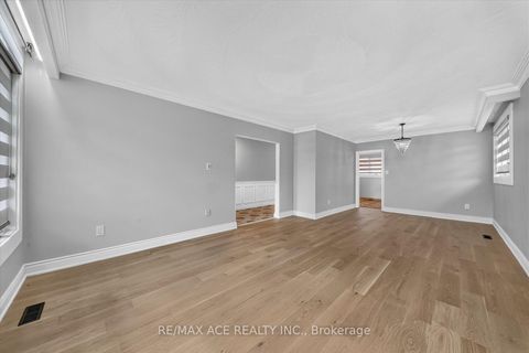 Photo 10 at 124 Honeywood Road, Jane Heights, Toronto