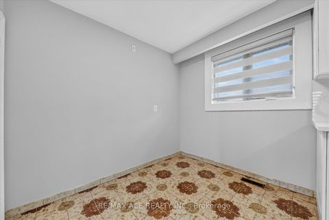 Photo 14 at 124 Honeywood Road, Jane Heights, Toronto