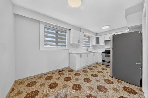 Photo 15 at 124 Honeywood Road, Jane Heights, Toronto